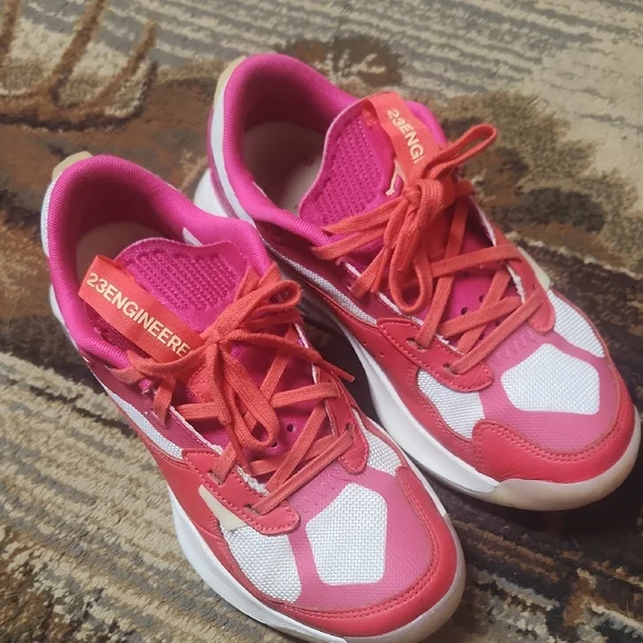 Jordan Athletic Shoes Pink and White - Picture 1 of 11